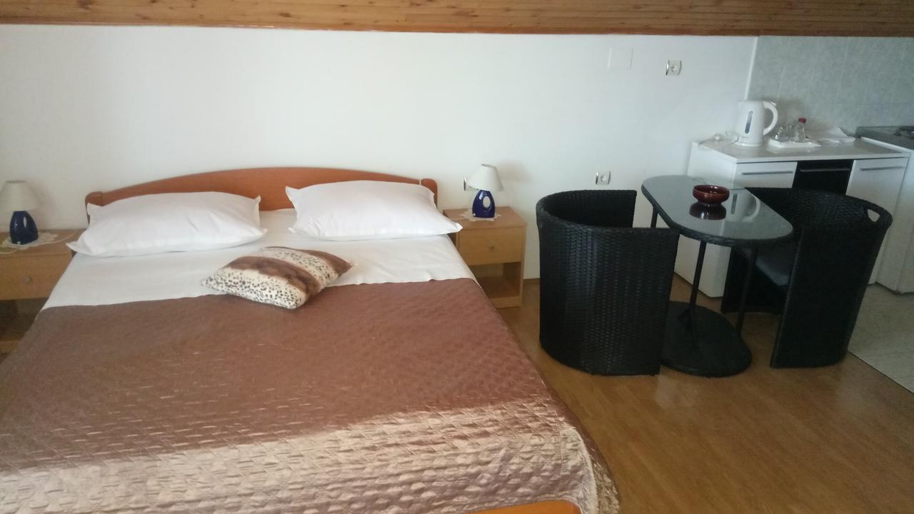 ホテル Krkahaus ロゾヴァック エクステリア 写真